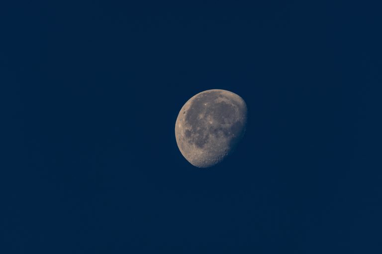 Exploring the Potential: Moon-Based Energy Solutions for Sustainable Colonies