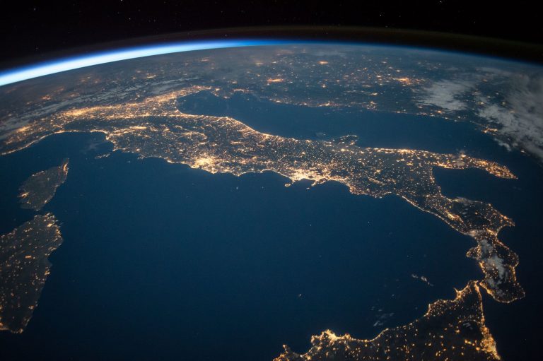 https://moonganic.com/the-cosmic-promise-moonganics-vision-for-interstellar-sustainability/