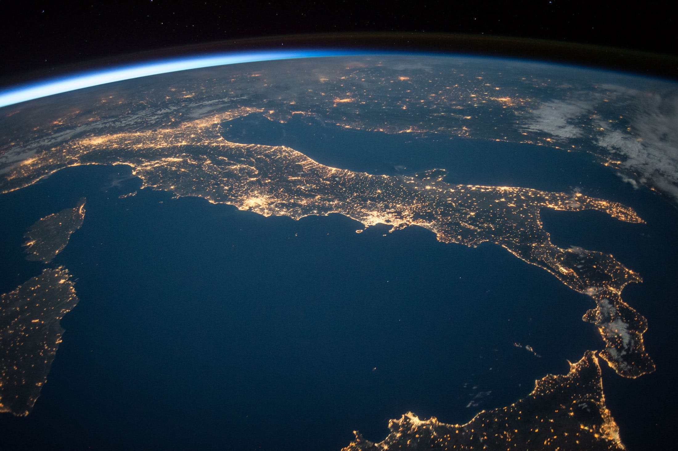 https://moonganic.com/the-cosmic-promise-moonganics-vision-for-interstellar-sustainability/